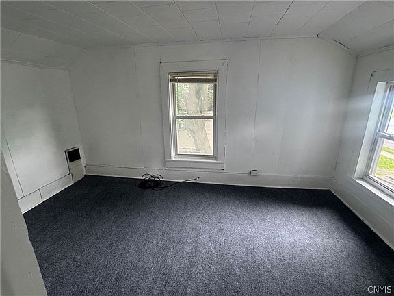 5th image of 606 Lansing St