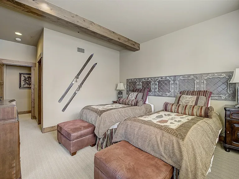 7580 Royal St E #23 — Photo 16