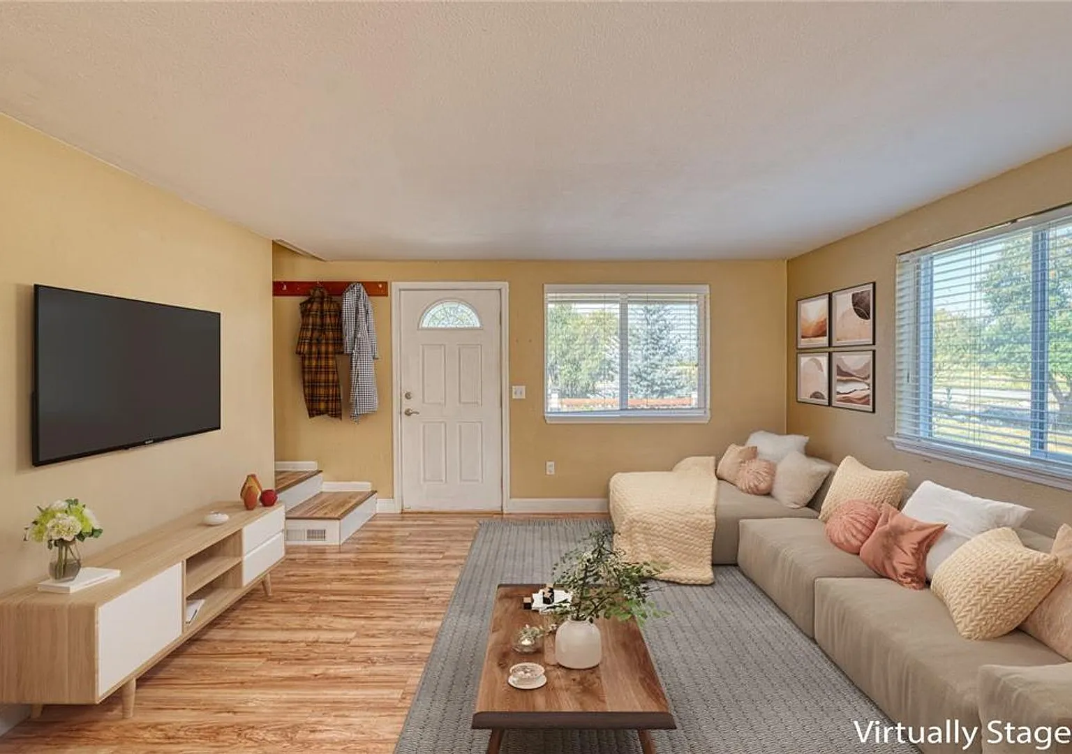 Spacious 3bd/2ba + Office and 2-Car Garage on 1/2 Acre Minutes from Downtown Kalispell — Photo 2
