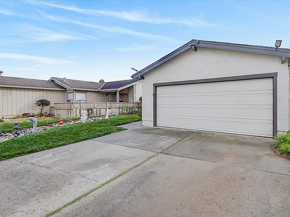2nd image of 525 Cloudview Dr