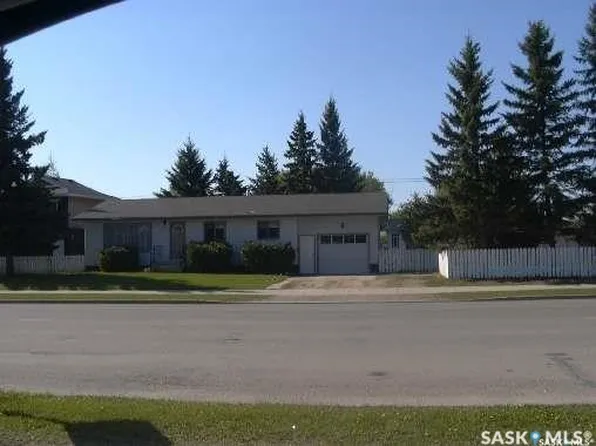 215 Central Street W, Warman, SK S0K 4S0