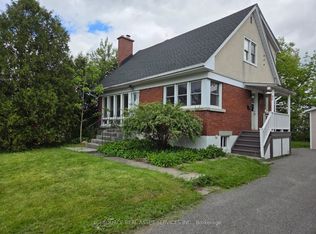 30 Sunnycrest Dr, Ottawa, ON K2E5Y2