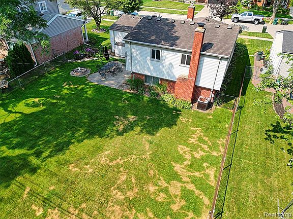 5th image of 15018 Maplewood Ln