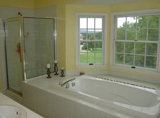 117 Hixson Rd, Flemington, NJ 08822