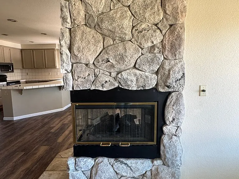 102 Augusta Ct — Photo 7