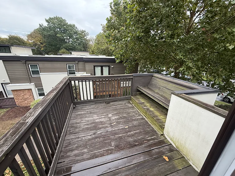 940 Gale Ln #129 — Photo 15
