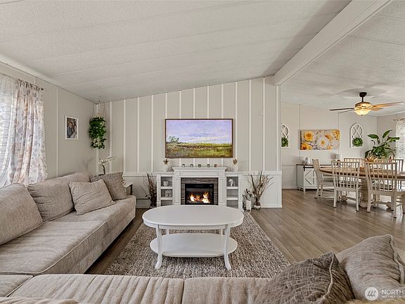 4th image of 700 NW Crosby Avenue #19