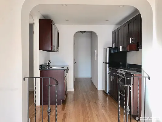Rented by Sovereign Associates | media 23