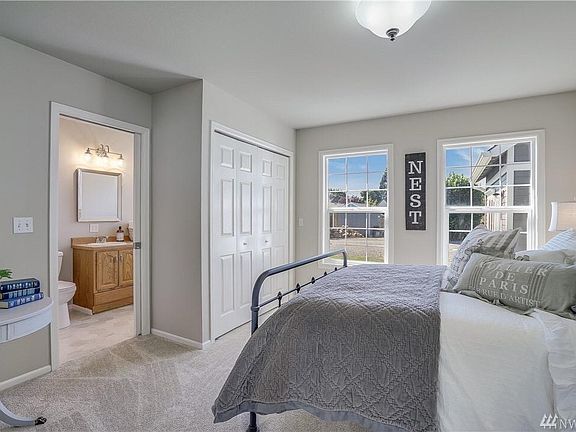 4th image of 216 Avenue E