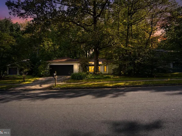 12382 Copenhagen Ct, Reston, VA 20191