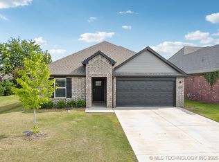 4218 W Village Park Dr, Skiatook, OK 74070
