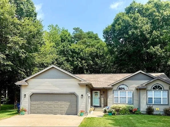 3672 Whispering Woods Dr, Muskegon, MI 49444