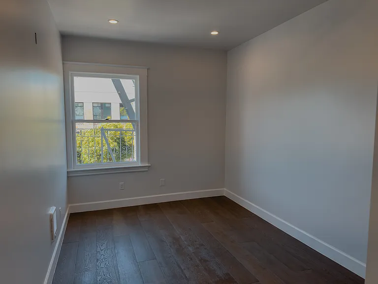 1511 Golden Gate Ave #4 — Photo 10