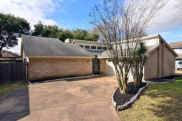 1st image of 15754 Boulder Oaks Dr