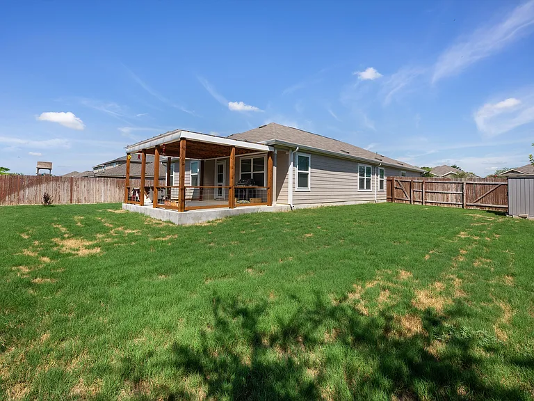 111 Meadow Path — Photo 37