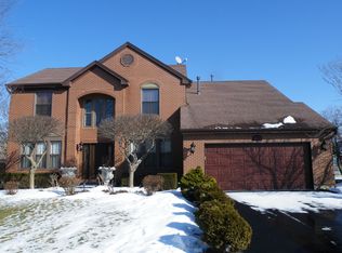 1567 Dogwood Dr, Crystal Lake, IL 60014
