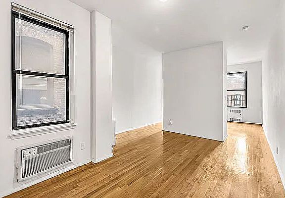 4th image of 231 E 53rd St APT 2B
