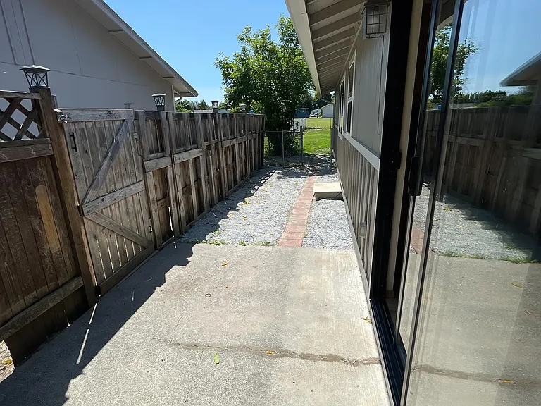 19810 Hill Ct #1 — Photo 16