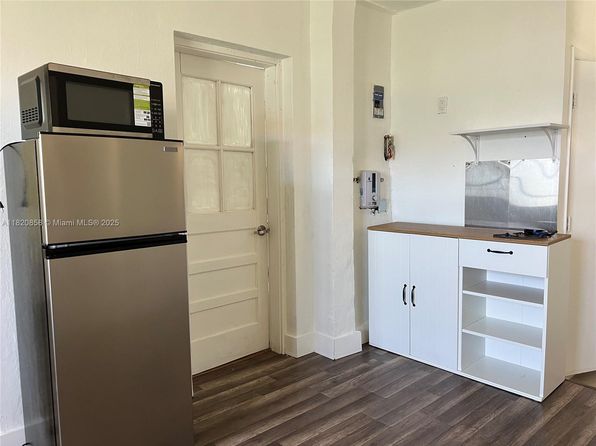 2331 NW Flagler Ter