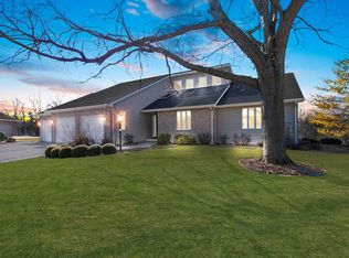 118 Ombre Rose Dr, Combined Locks, WI 54113