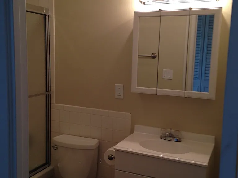 Irving Heights Apartments — Photo 30