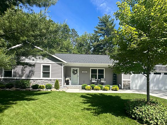 4th image of 301 White Fawn Ct