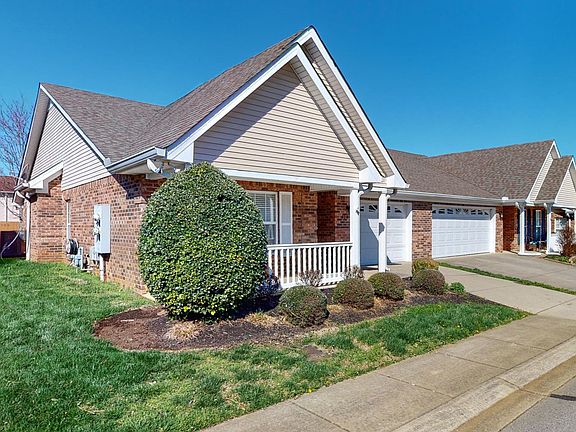3rd image of 628 Village Green Cir