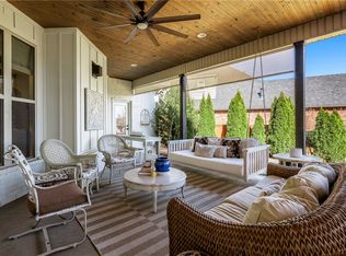 1106 NE Thorn Hill Rd, Bentonville, AR 72712