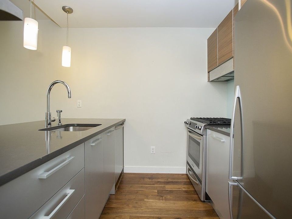 1st image of 1063 Jackson Ave APT 6C