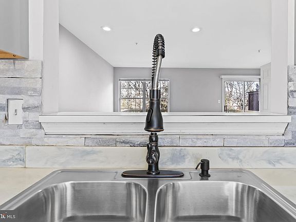 4th image of 4655 Penzance Pl