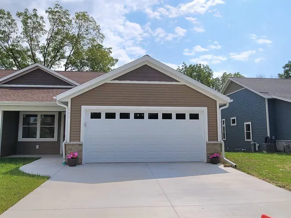 211 Edenview Ln, Eden, WI 53019