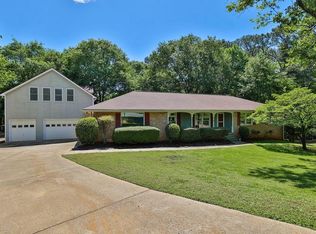 525 Brentwood Ct, Atlanta, GA 30075