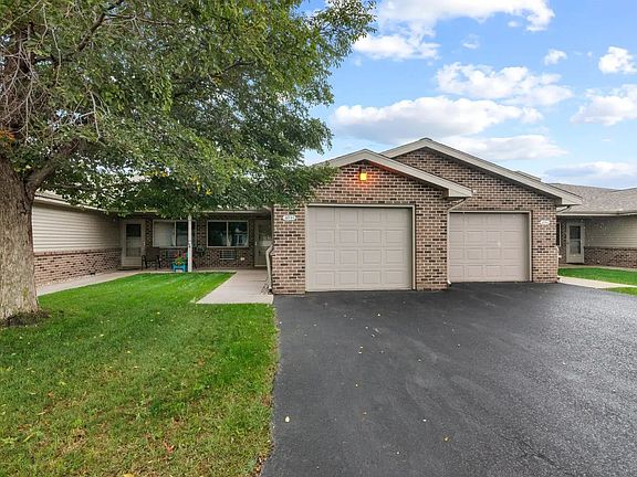 2nd image of 231 Tamarack Dr #227-5