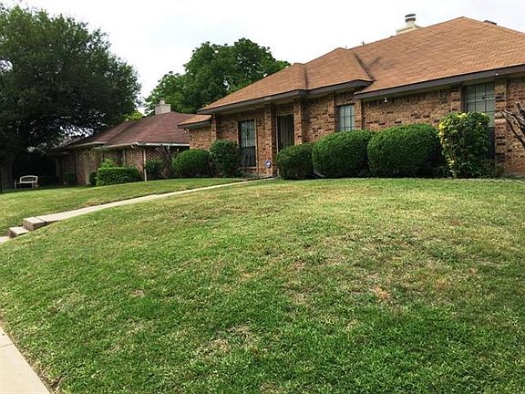 3rd image of 3802 Bellaire Dr