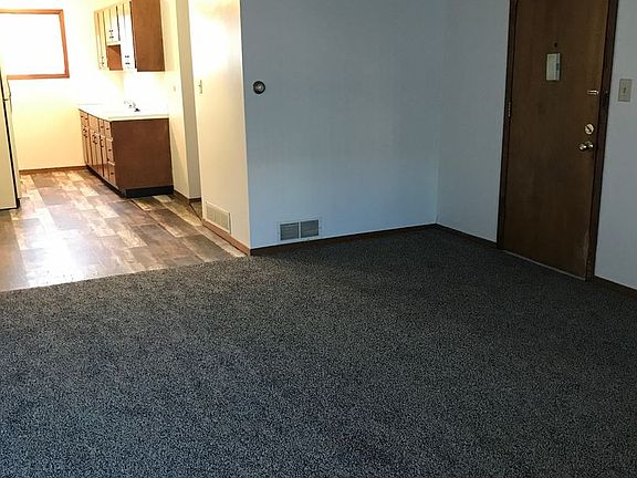 3rd image of 3020 Park Lane Dr #8