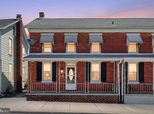 19 S Water St, Spring Grove, PA 17362