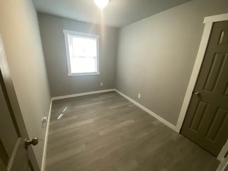 3957 Carolina St — Photo 5