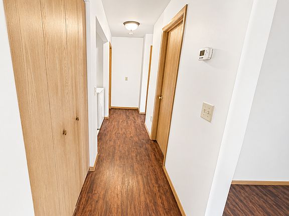 5th image of 31 Hart Rd APT 2