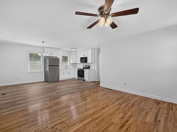 5th image of 1015 Highland Ave