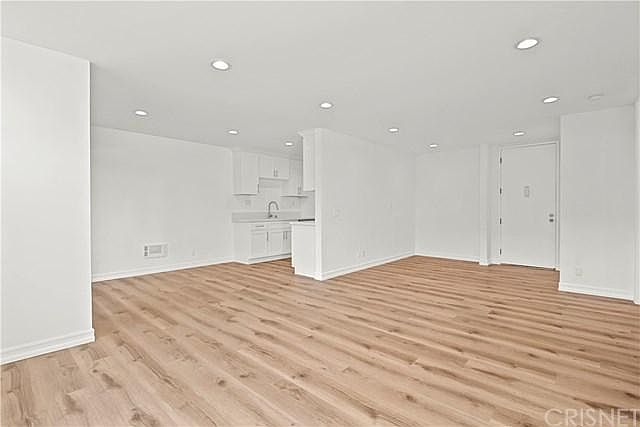 1st image of 6050 Canterbury Dr Unit F107