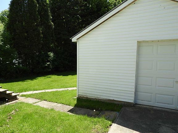 4th image of 68 Grove St