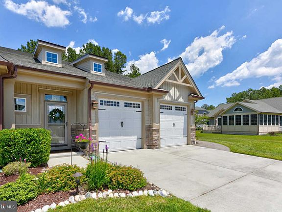 3rd image of 32523 Phoebe Dr
