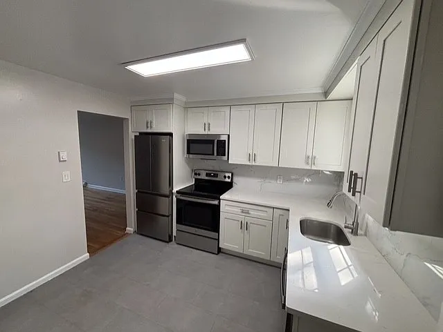 1 bed, $2,100 — Photo 2