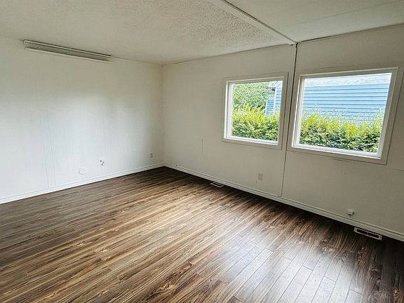 5th image of 1016 16th Ave