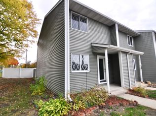 403 Robert St S, Saint Paul, MN 55107