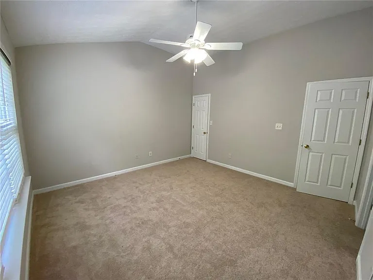 677 Kenridge Dr — Photo 25