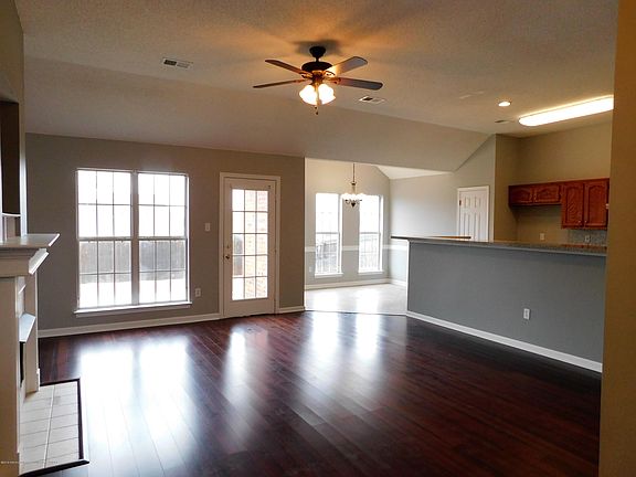 4th image of 736 Sweetwater Dr