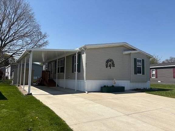 2nd image of 472 Flamingo St