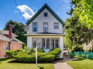 558 Center St, Elgin, IL 60120