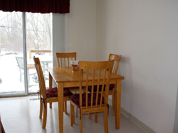 5th image of 3338 Grantsburg Dr